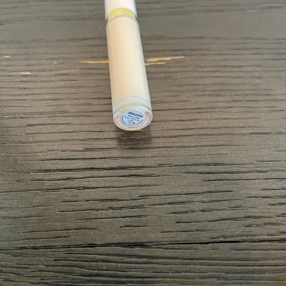 Too Faced Born This Way Ethereal Light Smoothing Concealer Milkshake Full Size